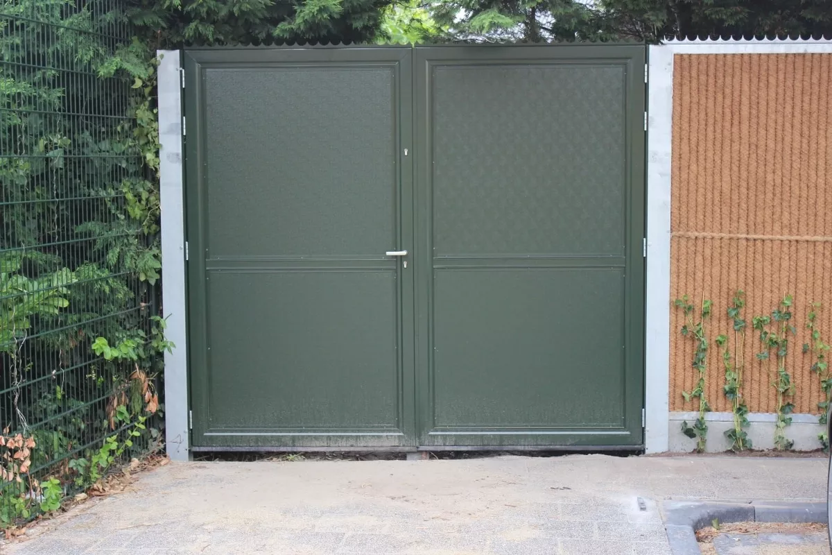 Photo 4 de Portail battant Kokosystems en aluminium