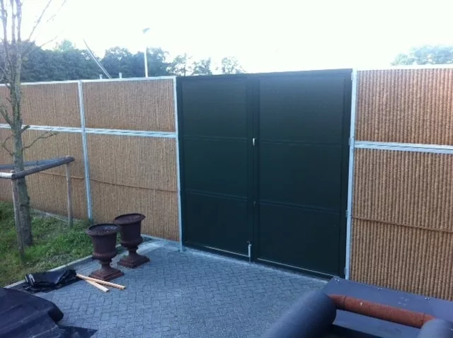 Photo 7 de Portail battant Kokosystems en aluminium