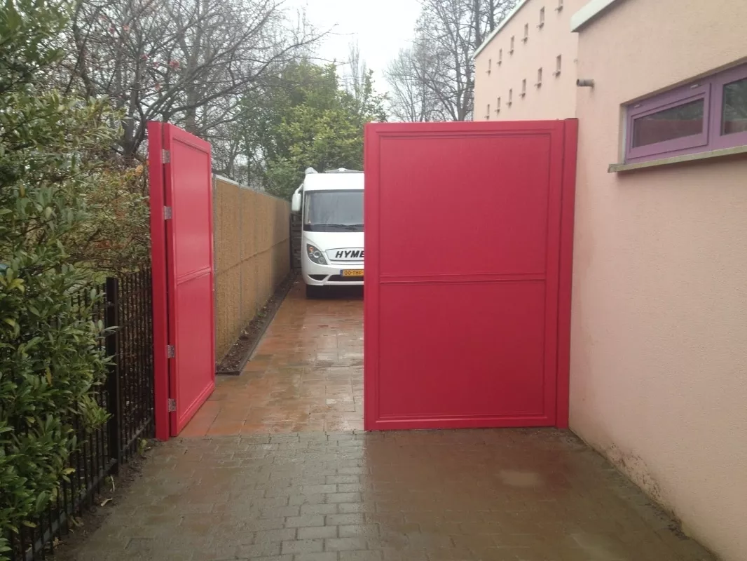 Photo 13 de Portail battant Kokosystems en aluminium