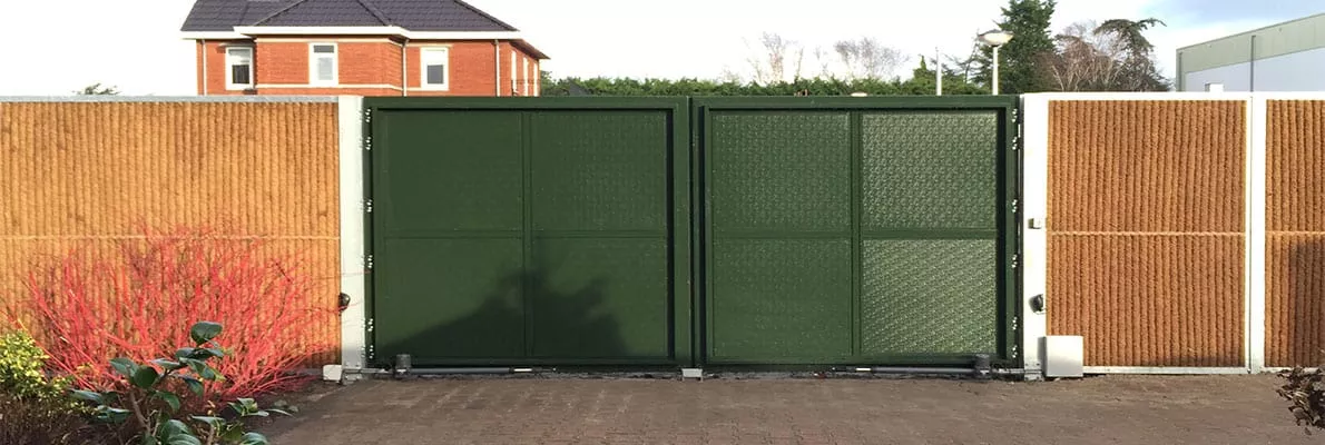 Photo 14 de Portail battant Kokosystems en aluminium